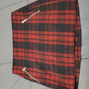 Gap skirt